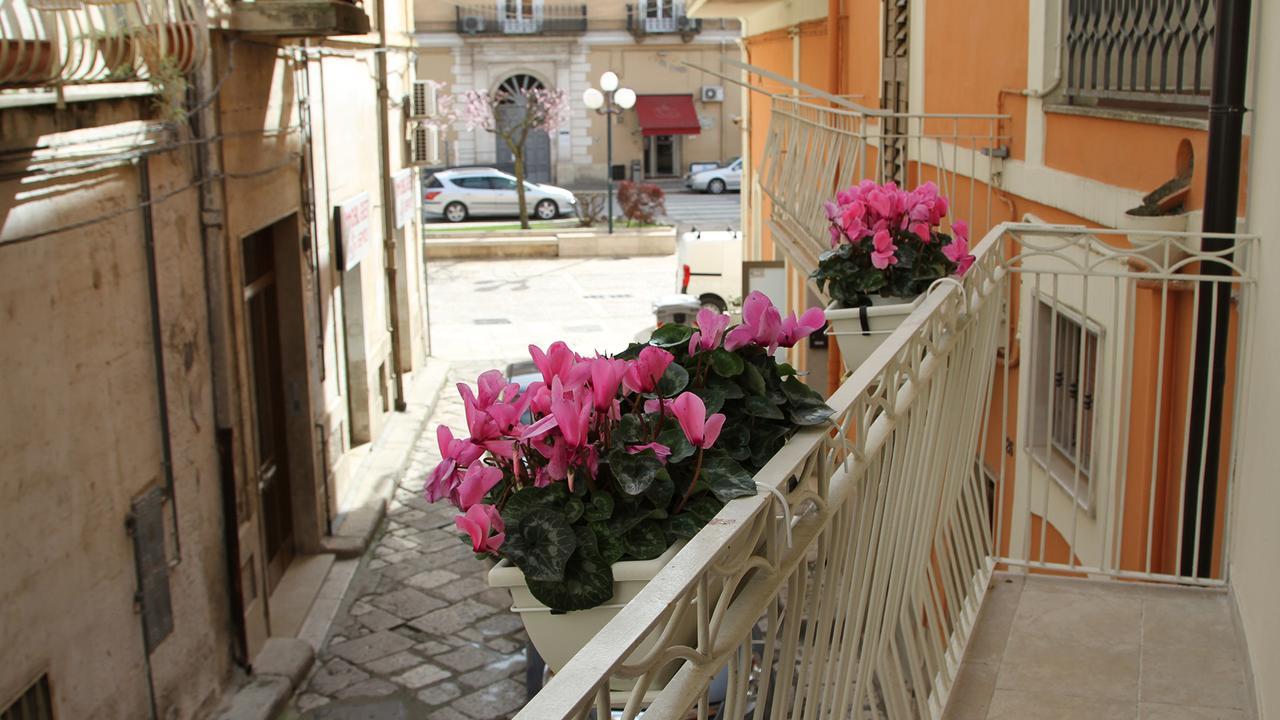 Porta San Michele Villa Gravina in Puglia Exterior foto